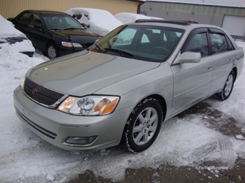 2000 Toyota Avalon XLS - Photo 3 - Cincinnati, OH 45255