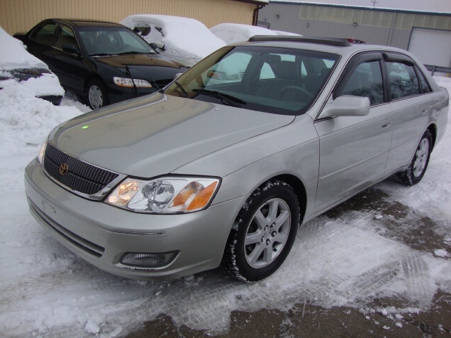 2000 Toyota Avalon XLS - Photo 3 - Cincinnati, OH 45255