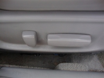 2000 Toyota Avalon XLS - Photo 34 - Cincinnati, OH 45255