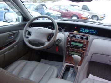 2000 Toyota Avalon XLS - Photo 7 - Cincinnati, OH 45255