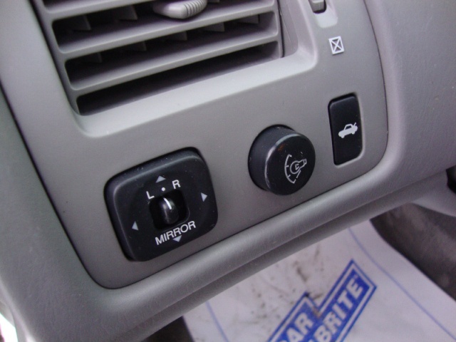 2000 Toyota Avalon XLS - Photo 28 - Cincinnati, OH 45255