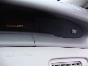 2000 Toyota Avalon XLS - Photo 16 - Cincinnati, OH 45255