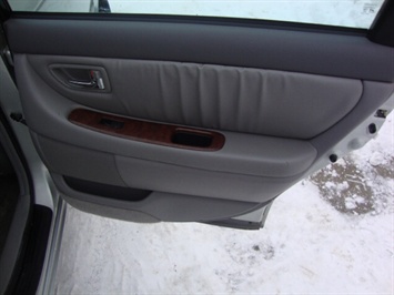 2000 Toyota Avalon XLS - Photo 33 - Cincinnati, OH 45255