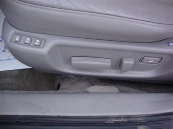 2000 Toyota Avalon XLS - Photo 35 - Cincinnati, OH 45255