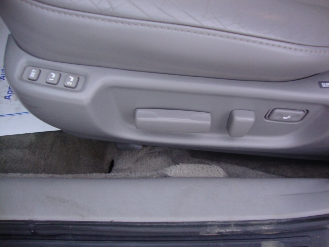 2000 Toyota Avalon XLS - Photo 35 - Cincinnati, OH 45255