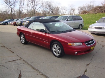 1997 Chrysler Sebring JXi   - Photo 1 - Cincinnati, OH 45255