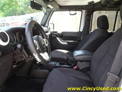 2013 Jeep Wrangler Unlimited Sport  3.6L V6 4X4 - Photo 10 - Cincinnati, OH 45255