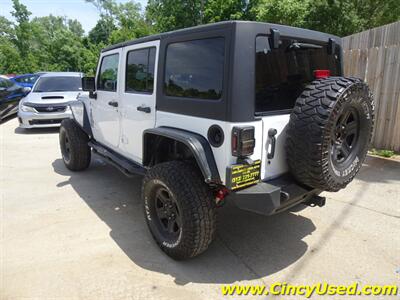 2013 Jeep Wrangler Unlimited Sport  3.6L V6 4X4 - Photo 8 - Cincinnati, OH 45255