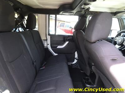 2013 Jeep Wrangler Unlimited Sport  3.6L V6 4X4 - Photo 12 - Cincinnati, OH 45255