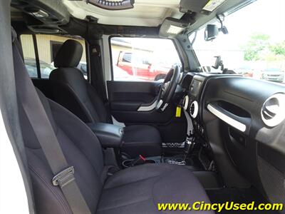 2013 Jeep Wrangler Unlimited Sport  3.6L V6 4X4 - Photo 14 - Cincinnati, OH 45255