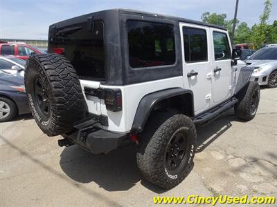 2013 Jeep Wrangler Unlimited Sport  3.6L V6 4X4 - Photo 6 - Cincinnati, OH 45255