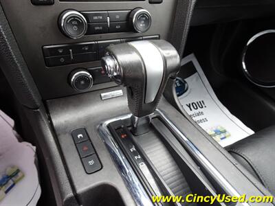 2010 Ford Mustang V6 Premium   - Photo 14 - Cincinnati, OH 45255