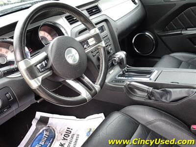 2010 Ford Mustang V6 Premium   - Photo 9 - Cincinnati, OH 45255