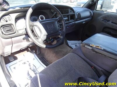 2001 Dodge Ram 2500 SLT   - Photo 10 - Cincinnati, OH 45255