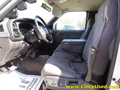 2001 Dodge Ram 2500 SLT   - Photo 11 - Cincinnati, OH 45255