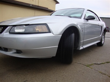 2001 Ford Mustang   - Photo 12 - Cincinnati, OH 45255