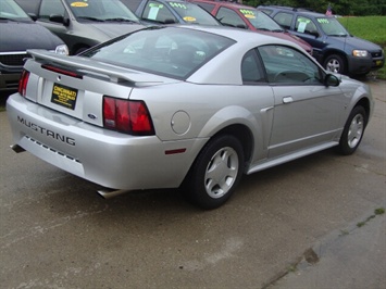 2001 Ford Mustang   - Photo 5 - Cincinnati, OH 45255