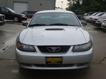 2001 Ford Mustang   - Photo 2 - Cincinnati, OH 45255