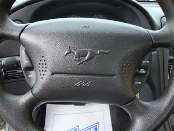 2001 Ford Mustang   - Photo 19 - Cincinnati, OH 45255