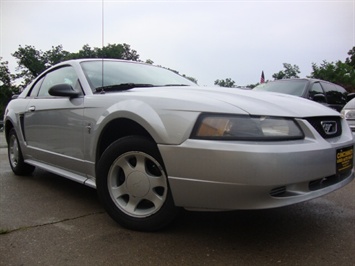 2001 Ford Mustang   - Photo 10 - Cincinnati, OH 45255