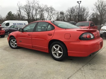 2002 Pontiac Grand Prix GTP   - Photo 12 - Cincinnati, OH 45255