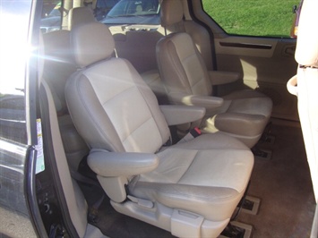 2002 Ford Windstar Vans Limited   - Photo 8 - Cincinnati, OH 45255