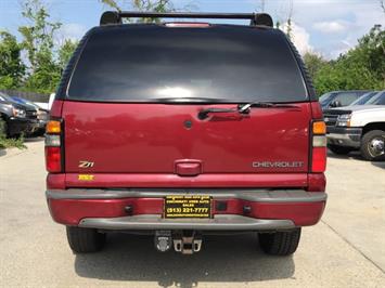 2004 Chevrolet Suburban 1500 Z71   - Photo 5 - Cincinnati, OH 45255