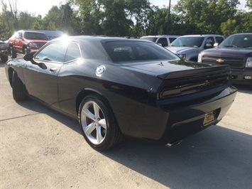 2010 Dodge Challenger SRT8   - Photo 12 - Cincinnati, OH 45255