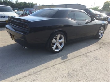 2010 Dodge Challenger SRT8   - Photo 6 - Cincinnati, OH 45255