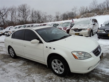 2002 Nissan Altima S   - Photo 1 - Cincinnati, OH 45255