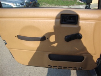 1998 Jeep Wrangler SE   - Photo 14 - Cincinnati, OH 45255