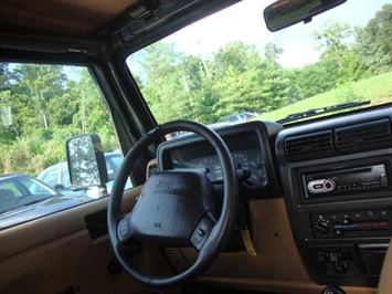 1998 Jeep Wrangler SE   - Photo 8 - Cincinnati, OH 45255