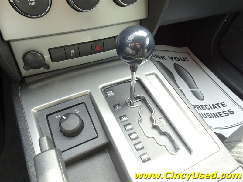 2010 Dodge Nitro Heat - Photo 17 - Cincinnati, OH 45255