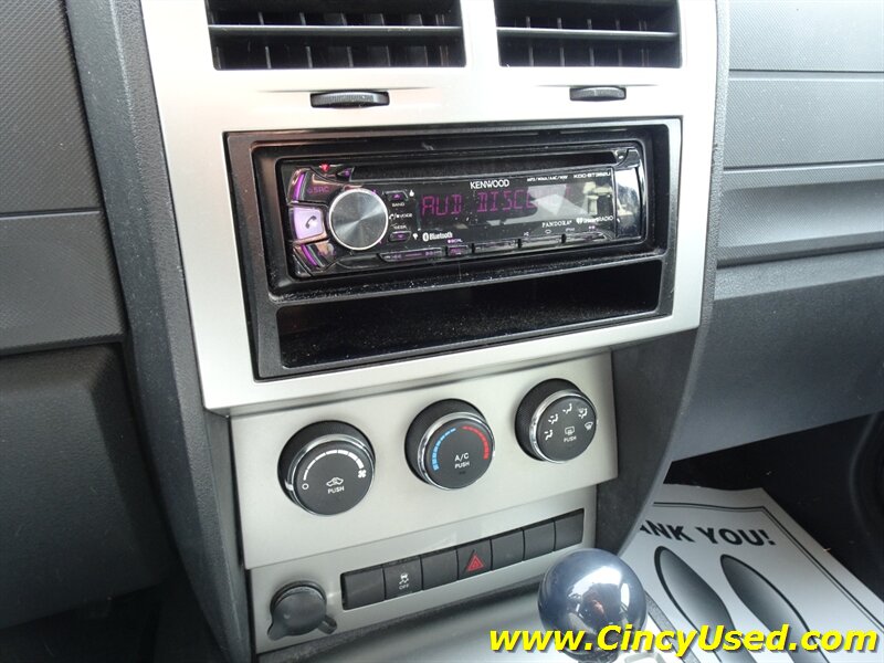 2010 Dodge Nitro Heat - Photo 18 - Cincinnati, OH 45255