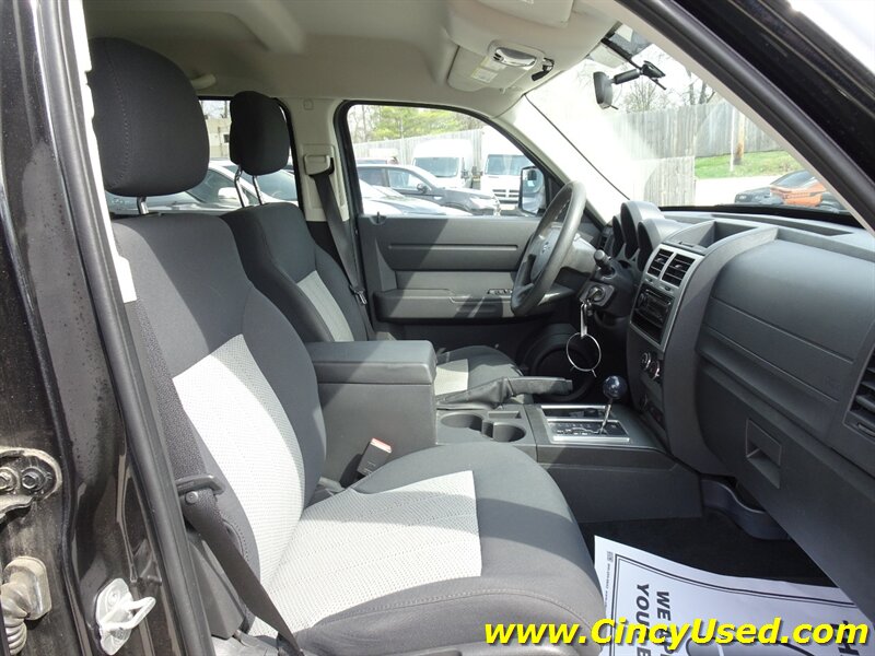 2010 Dodge Nitro Heat - Photo 16 - Cincinnati, OH 45255