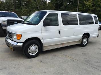 2007 Ford E-Series Wagon E-350 SD XLT   - Photo 3 - Cincinnati, OH 45255