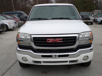 2005 GMC Sierra 2500HD Work Truck   - Photo 2 - Cincinnati, OH 45255