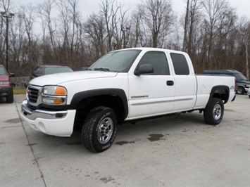 2005 GMC Sierra 2500HD Work Truck   - Photo 11 - Cincinnati, OH 45255