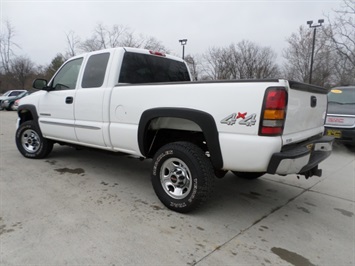 2005 GMC Sierra 2500HD Work Truck   - Photo 12 - Cincinnati, OH 45255