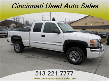 2005 GMC Sierra 2500HD Work Truck   - Photo 1 - Cincinnati, OH 45255