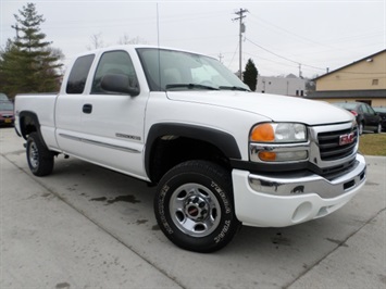 2005 GMC Sierra 2500HD Work Truck   - Photo 10 - Cincinnati, OH 45255