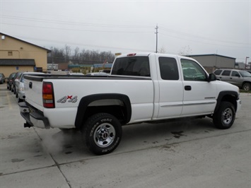 2005 GMC Sierra 2500HD Work Truck   - Photo 6 - Cincinnati, OH 45255