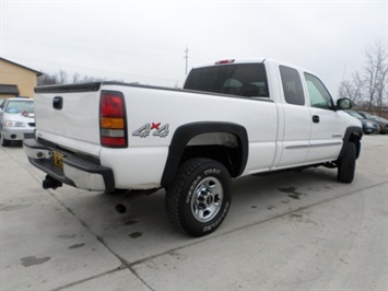 2005 GMC Sierra 2500HD Work Truck   - Photo 13 - Cincinnati, OH 45255