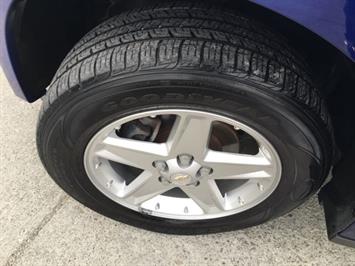 2005 Chevrolet Equinox LT   - Photo 29 - Cincinnati, OH 45255