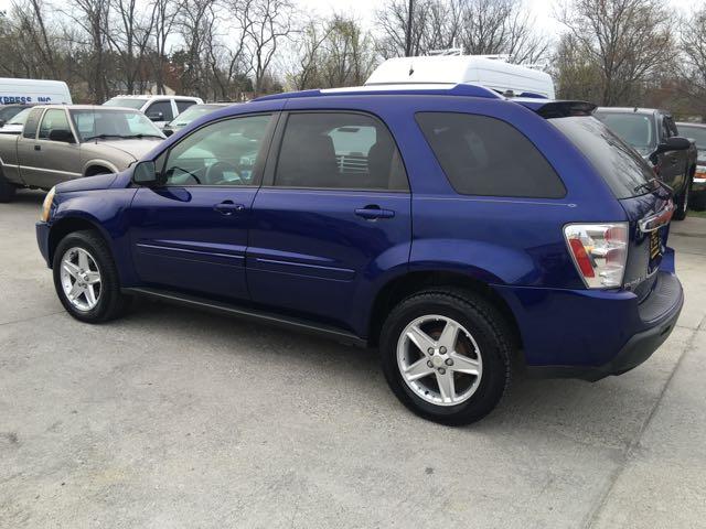 2005 Chevrolet Equinox LT - Photo 4 - Cincinnati, OH 45255