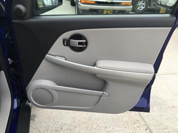 2005 Chevrolet Equinox LT   - Photo 23 - Cincinnati, OH 45255