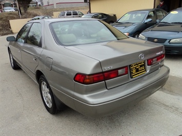 1999 Toyota Camry LE   - Photo 4 - Cincinnati, OH 45255