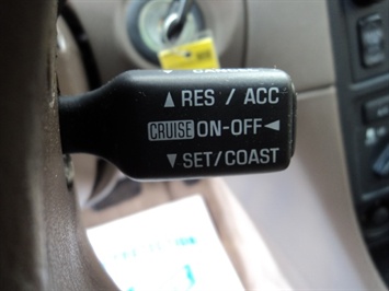 1999 Toyota Camry LE   - Photo 18 - Cincinnati, OH 45255