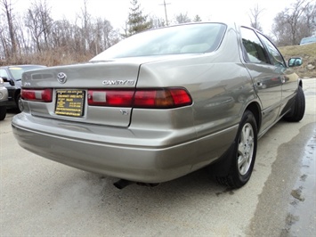 1999 Toyota Camry LE   - Photo 13 - Cincinnati, OH 45255
