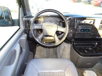 2005 CHEVROLET Express   - Photo 5 - Cincinnati, OH 45255